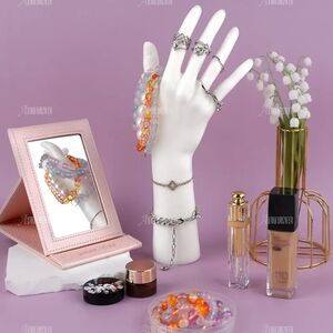 Mannequin Hand